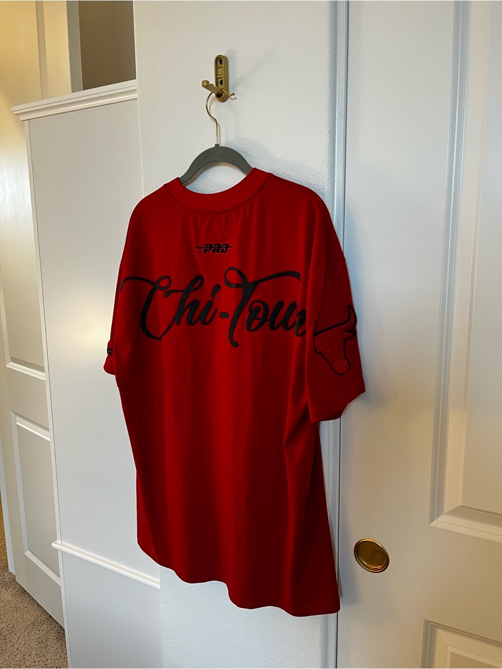 Pro Standard Chicago Bulls Graphic T Shirt Men’s Small Red NBA Luxury Athletic - Picture 9 of 9